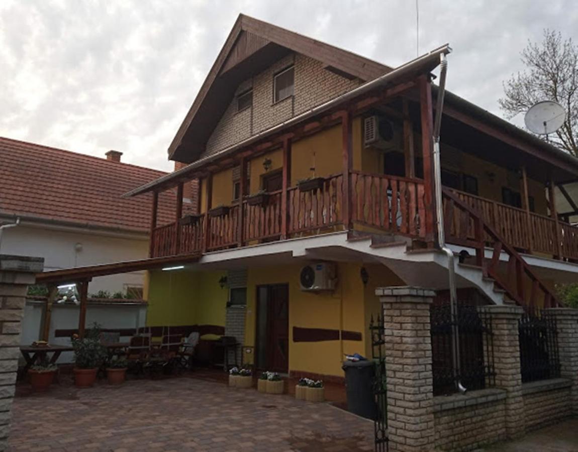 Bazsi Apartman Hajdúszoboszló Extérieur photo